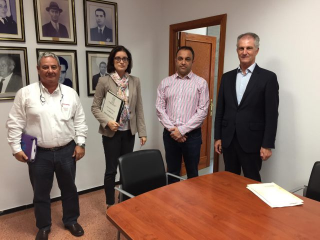 FOTO FIRMA CONTRATO BRISAMOTOR