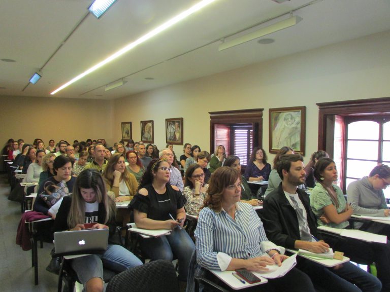 El Ayuntamiento reúne a un centenar de expertos en juventud para abordar el abuso de Internet, la pornografía y la ciberviolencia de género