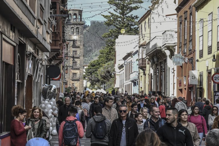  La Laguna se llena de arte, luz, música y cultura de la mano de La Noche en Blanco