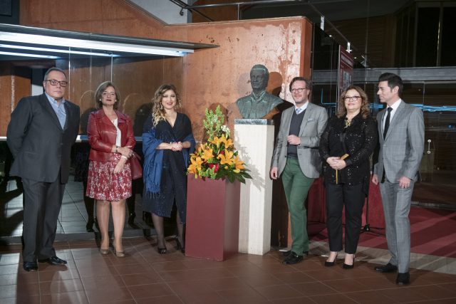 Ofrenda floral en honor a Alfredo Kraus y concierto homenaje de con Désirée Rancatore y José Luis Sola 1 OFRENDA KRAUS 1