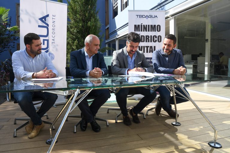 El Ayuntamiento de La Laguna y Teidagua firman el convenio que garantiza el ‘Mínimo Hídrico Vital’