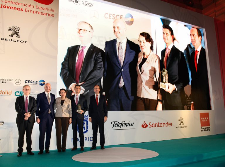 Francisco López recibe el Premio Nacional Joven Empresario de CEAJE 2019