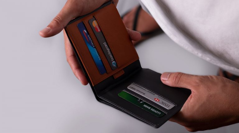 Qué son las carteras con protección RFID