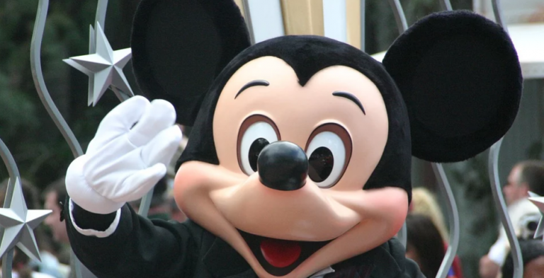 Mickey Mouse cumple 91 años: los retoques a los que se ha sometido el clásico personaje de Disney