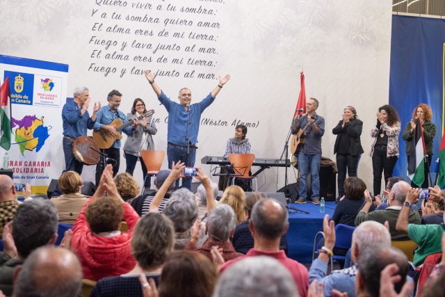 El Cabildo reclama con la música de Taller Canario, Reina Omega y cinco artistas el fin de la ocupación y la represión en Palestina 49 musicacabildo