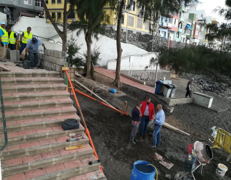 El Ayuntamiento licita la reposición de los muros de la Avenida Alcalde Alejandro Castro