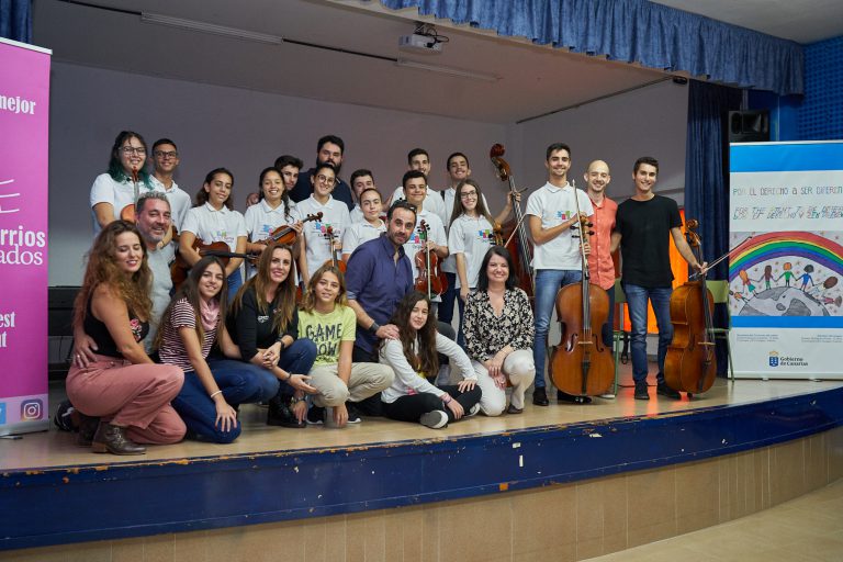 Gisela Rodríguez Izquierdo y Ehedey Rodríguez Armas, ganadores del concurso “Derechos de la Infancia”