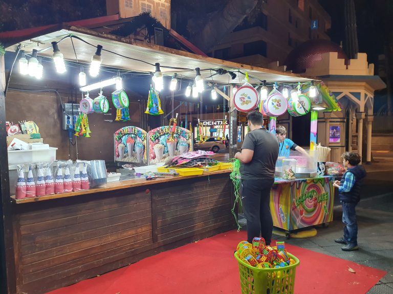 El Ayuntamiento inaugura el Mercadillo de Castañas y Golosinas de Navidad de 2019-2020