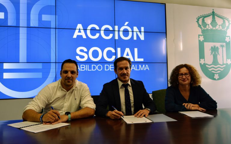 El Cabildo suscribe los convenios de dependencia para la gestión de plazas en los centros y residencias de Breña Alta