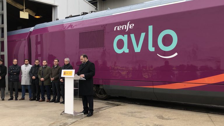 Renfe presenta 'AVLO', el nuevo AVE low cost