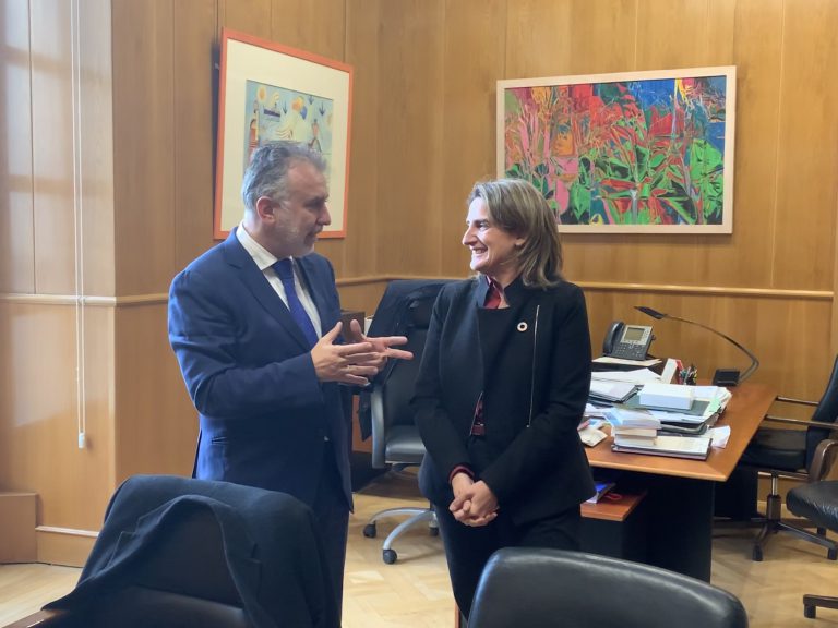 El presidente de Canarias anuncia que el Consejo de Ministros aprobará este viernes los 8,5 millones de euros en ayudas para el agua desalada de consumo humano.