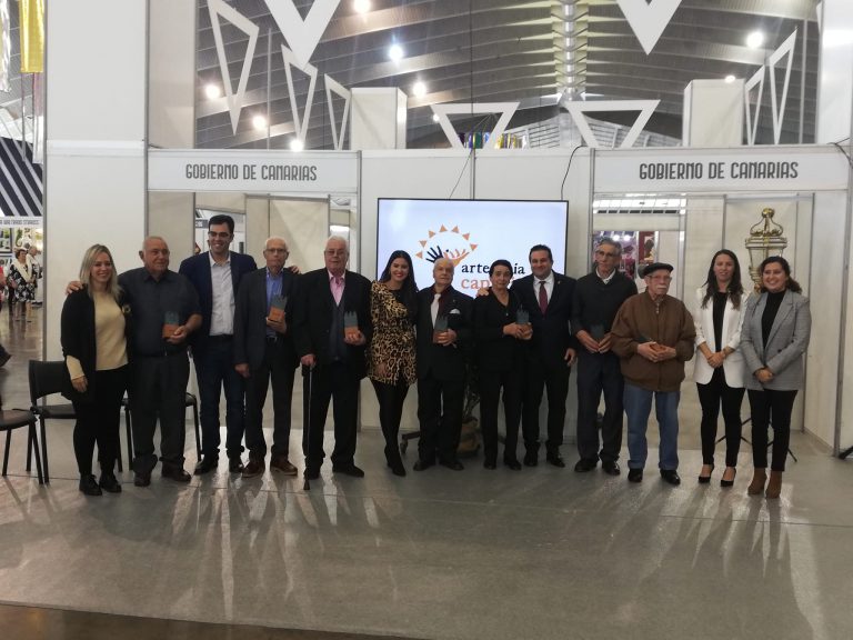 El Gobierno reconoce la trayectoria y el trabajo de los maestros artesanos de Canarias 