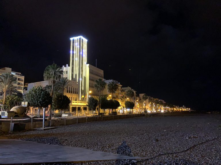 El Cabildo Insular ya luce su nueva decoración navideña