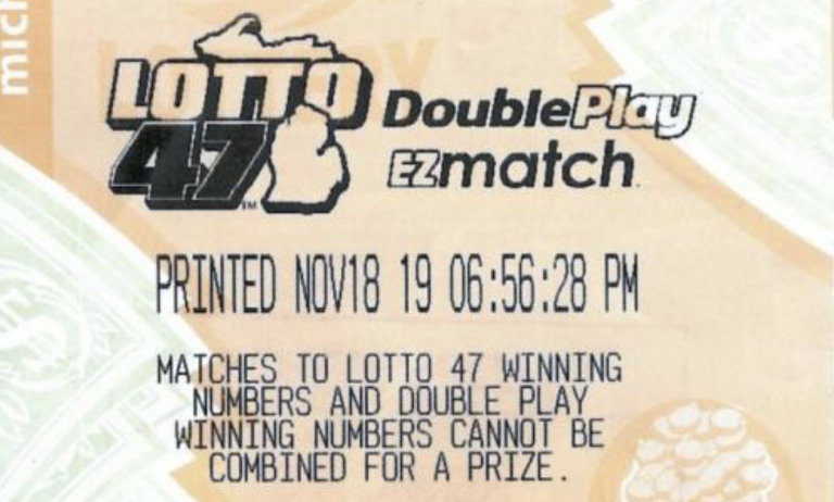 Se entera de que ha ganado cinco millones en la lotería navegando por Facebook