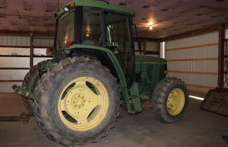 Un muerto y dos heridos en Álava tras estallar la rueda del tractor que estaban inflando