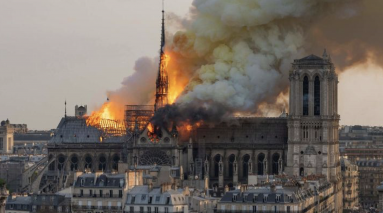 Notre Dame se queda sin misa de Navidad por primera vez en 216 años