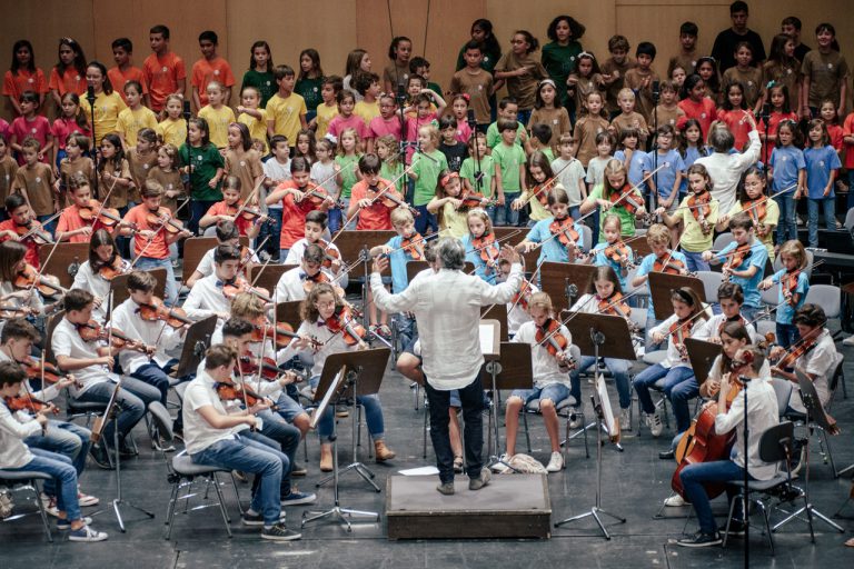 La plaza de La Concepción acoge el concierto de la escuela de música infantil y juvenil La Garrapatea
