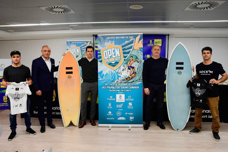 Gran Canaria recibe a los mejores surfistas del panorama nacional para coronar a los campeones en la Playa de Las Canteras