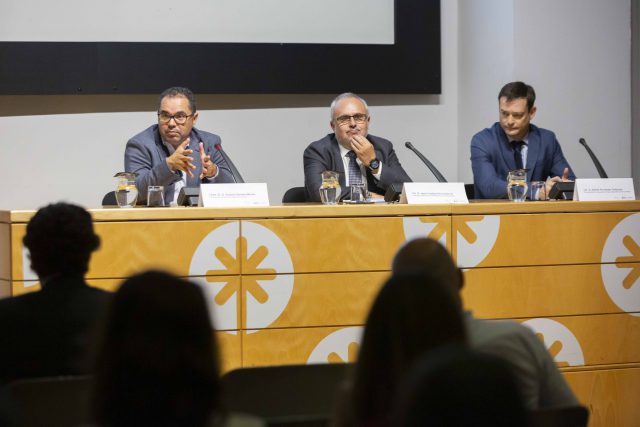 La negociación colectiva, factor clave para la mejora de las relaciones sociales y la actividad económica 13 NEGOCIACION COLECTIVA DIA 28 10