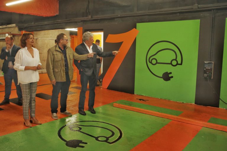 El Ayuntamiento reabre el nuevo aparcamiento de San Bernardo que dinamizará la campaña de Navidad en el área comercial de Vegueta