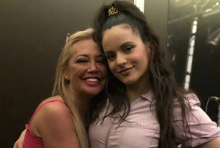 El vídeo de Belén Esteban 'desatada' en el concierto de Rosalía