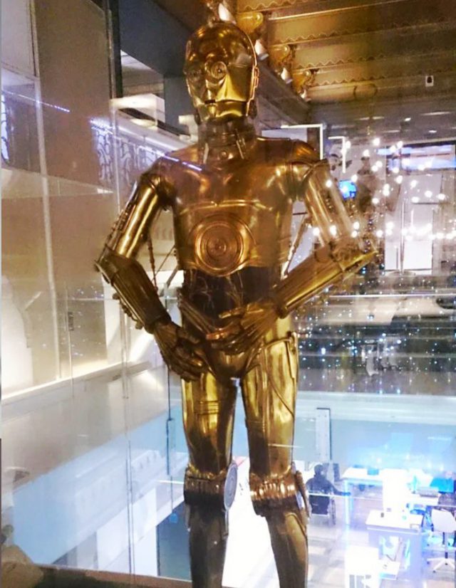 Así es la exposición donde se muestran objetos usados en Star Wars, Terminattor o Alien 1 c3po 1 e1575019186565