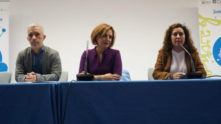 Carmen Luz Baso destaca el papel mediador del Cabildo en la ayuda a la inserción laboral