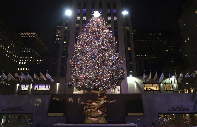 Así fue el encendido del árbol de Navidad del Rockefeller Center, el más famoso de la Navidad