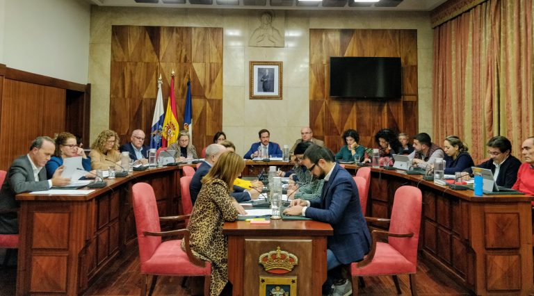 El Cabildo da luz verde a “un presupuesto comprometido con las personas y con el desarrollo sostenible de la isla”