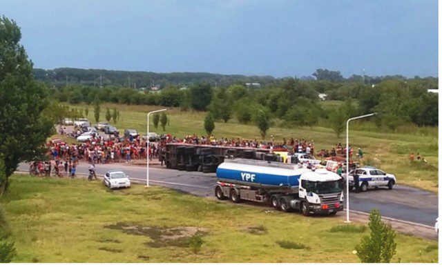 32E9B7B3 3092 42AD 8363 D9DD2A70E858