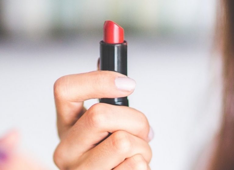 Crean un pistola de defensa personal para la mujer con forma de pintalabios