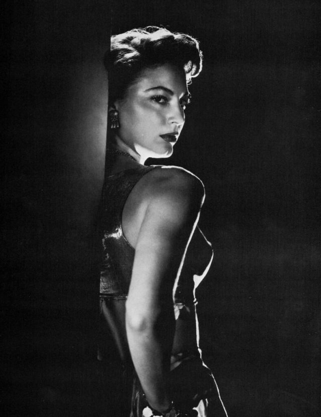 5190338311 3400941697 b