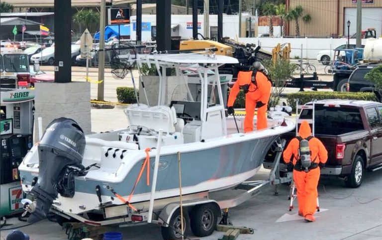 Un hombre echa más de 100 litros de gasolina en el deposito equivocado de su barco