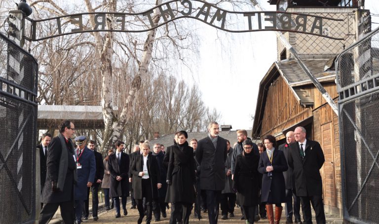 Los Reyes asistirán a la ceremonia de conmemoración del 75º aniversario de la liberación de Auschwitz