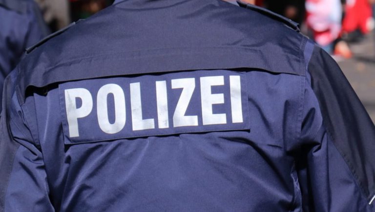 Rescatan en Alemania a una niña  que llevaba dos años encerrada sin ver la luz