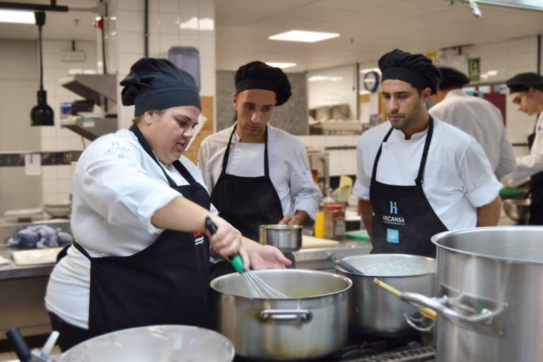 Hecansa oferta 27 becas de movilidad Erasmus+ a sus estudiantes