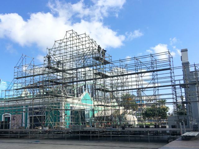 La empresa El Paraguas realizará la escenografía del Carnaval de Las Palmas de Gran Canaria 2020 32 Aspecto actual del montaje del escenario en Santa Catalina 070120