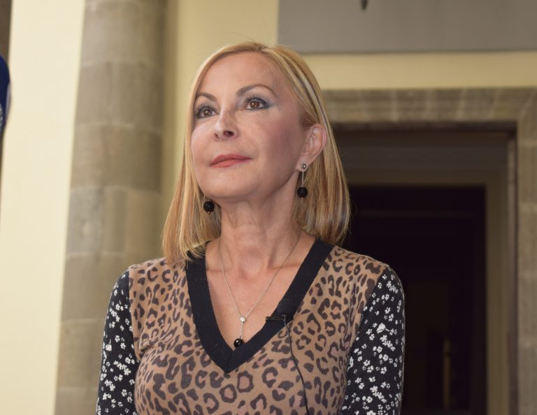 Australia Navarro critica la “falta de reflejos” de Torres ante la crisis migratoria