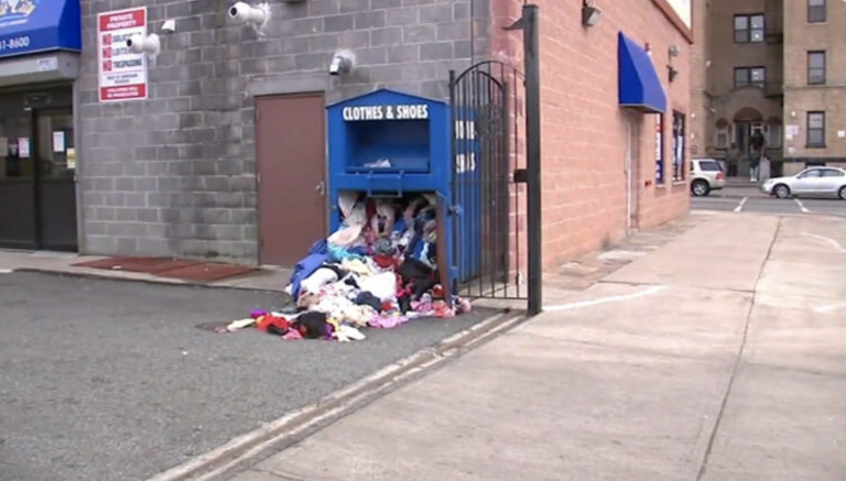 Rescatan a una mujer tras pasar tres días atrapada en un contenedor de donaciones