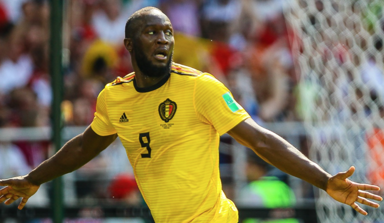 La megacama en la que descansa Romelu Lukaku que ha alucinado a sus fans