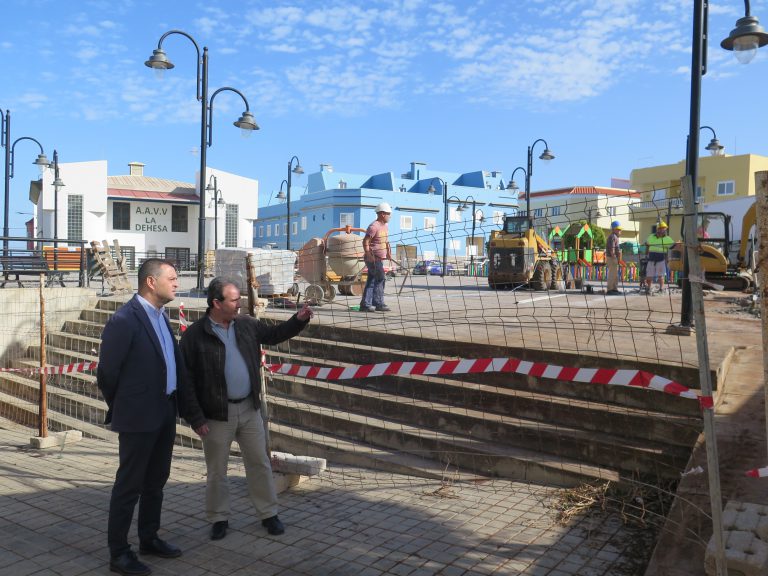 El Ayuntamiento de Santa María de Guía inicia los trabajos de rehabilitación y mejora de la Plaza de La Dehesa, un proyecto dotado con 150.000 euros