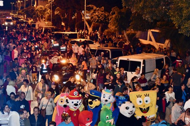 Parte del desfile de los Reyes en Arguineguín