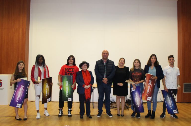 Isabel Medina entrega los premios literarios que llevan su nombre en Granadilla de Abona