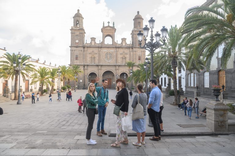 Un grupo de periodistas británicos conocen los atractivos de Las Palmas de Gran Canaria como destino turístico