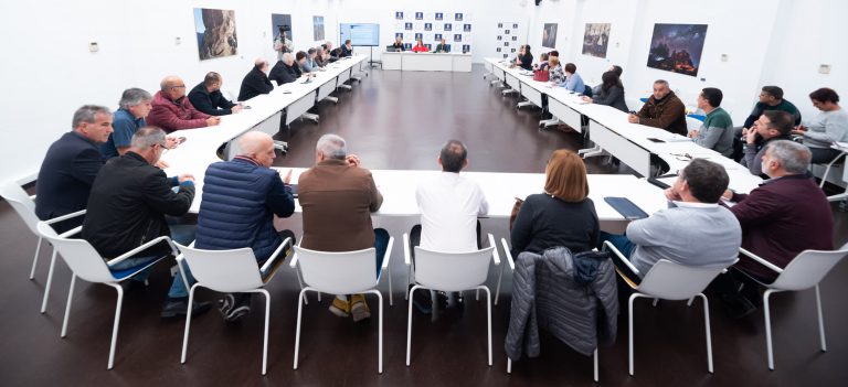 El Cabildo y los ayuntamientos analizan el reto de incorporar obligatoriamente el contenedor de materia orgánica en los próximos años