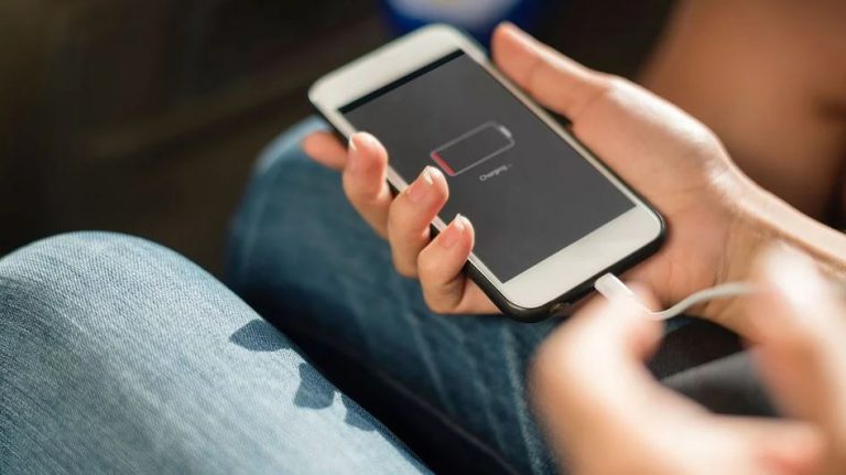 El Parlamento Europeo aprueba el cargador de teléfonos móviles universal