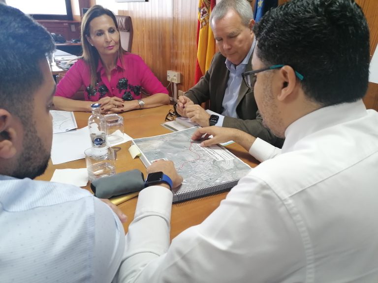 La alcaldesa de Agaete pide a Franquis que adquiera viviendas para atender la demanda de los vecinos que no pueden pagar los elevados precios de alquiler