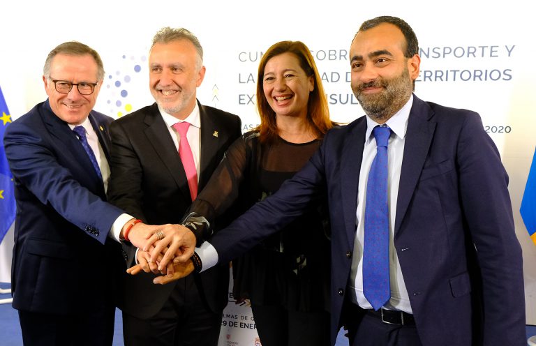 El presidente de Canarias, Ángel Víctor Torres, ha hecho pública la Declaración Institucional con la que concluye la Cumbre de la Movilidad y del Transporte de los Territorios Extrapeninsulares