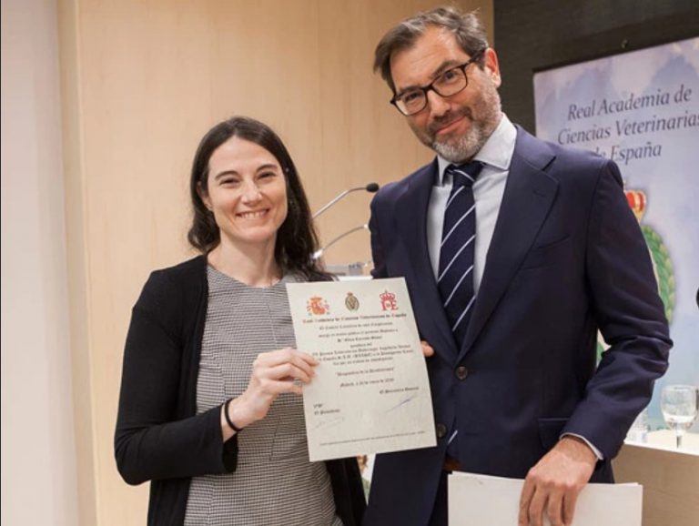 La investigadora de la ULPGC Elena Carretón recibe el premio Boehringer Ingelheim Animal Health
