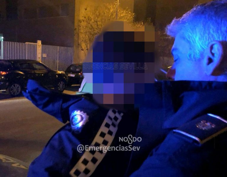 Encuentran a un niño de 4 años en Sevilla que se marchó de casa mientras sus padres dormían